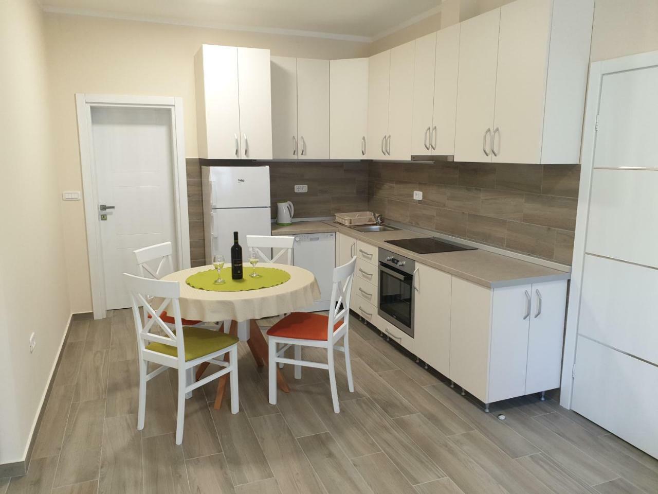 تيفات Apartments Jadran المظهر الخارجي الصورة